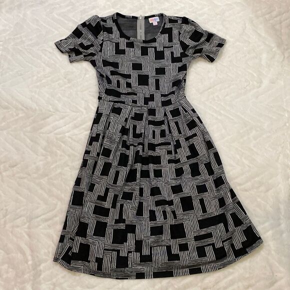 LuLaRoe Geometric Black & White Minimalist And Modern Dress - Picture 1 of 14